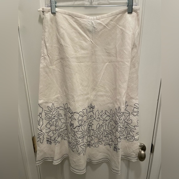 Gorgeous Vintage Rafaella 100% Linen White and Black Flower Embroidered … - Picture 4 of 4